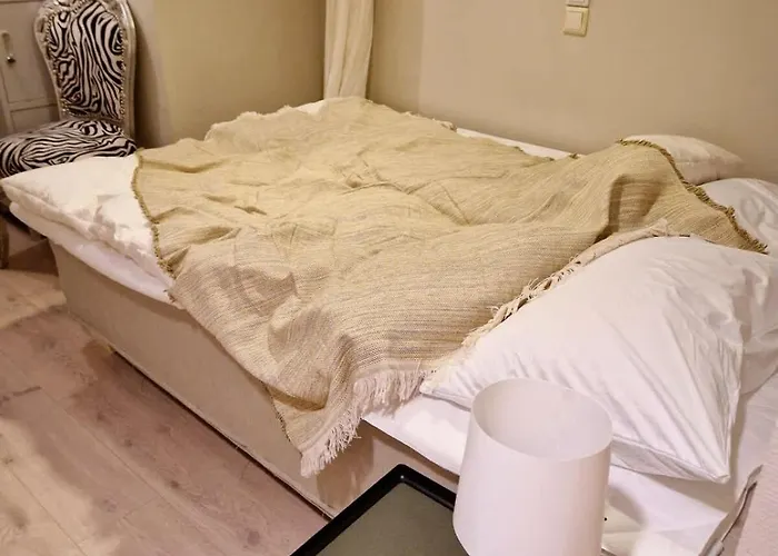 Sleep Well In Heart Of - Beautiful Street *